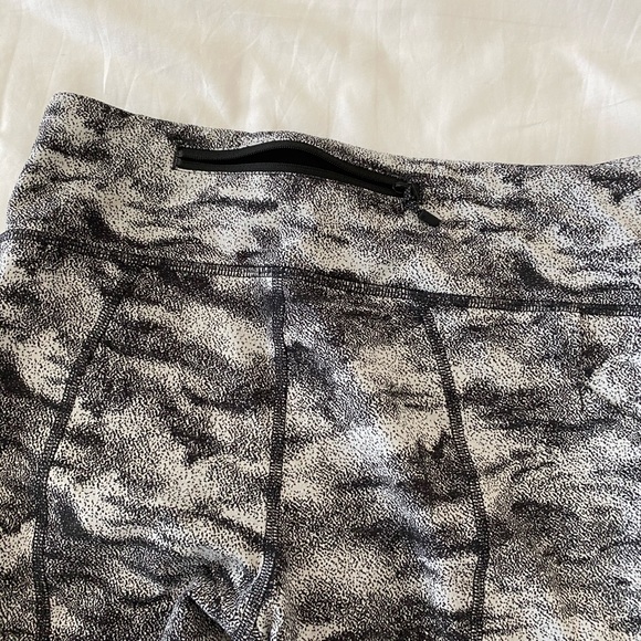 Lululemon Fast and Free Leggings - Picture 4 of 5